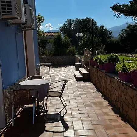 Nikos And Διαμέρισμα *