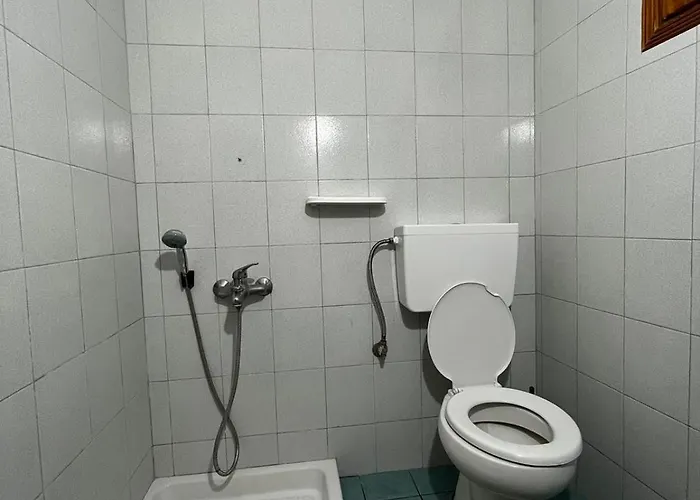 Nikos And Apartament *