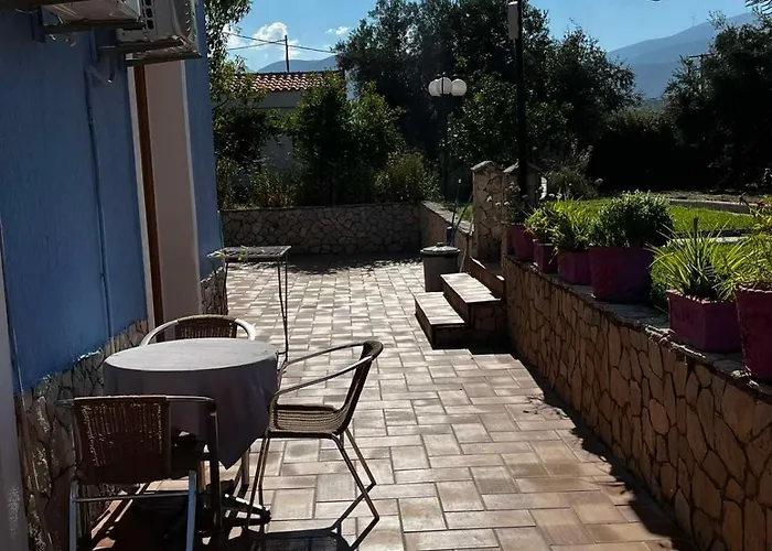 Nikos And Apartment *